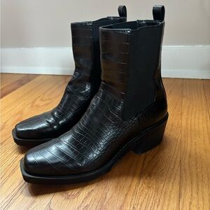 Black Crocodile Pattern Boots